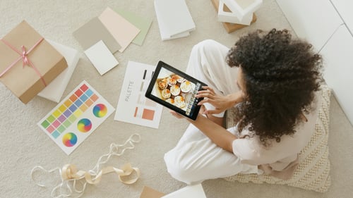 Selling Secondhand Online: Should You Take Your Consignment Store Digital?